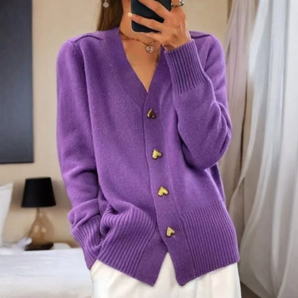 Ciara - Elegant cardigan with heart-shaped buttons