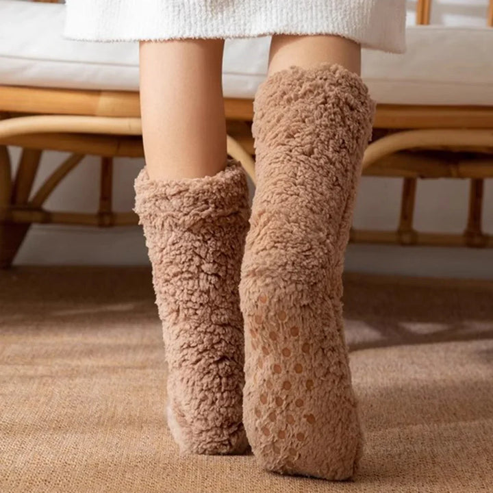Melina Fuzzy Socks
