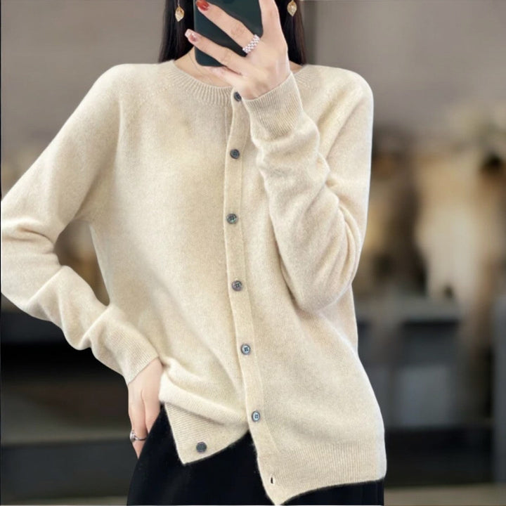 Annika – Warm & Elegant Soft Cardigan
