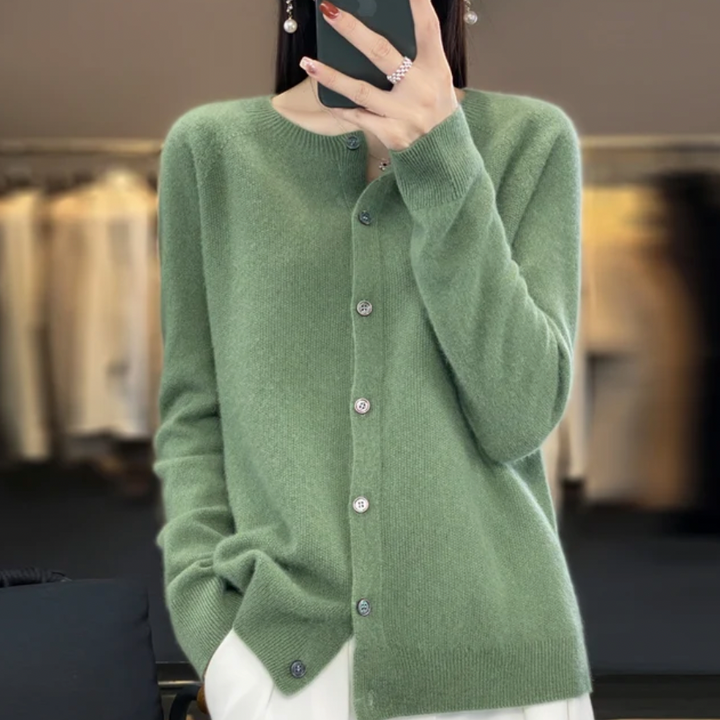 Annika – Warm & Elegant Soft Cardigan